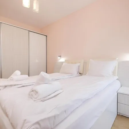2-bedroom *